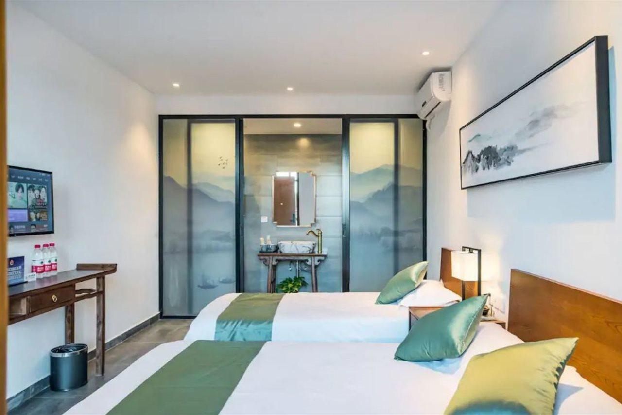 Lotus Hotel